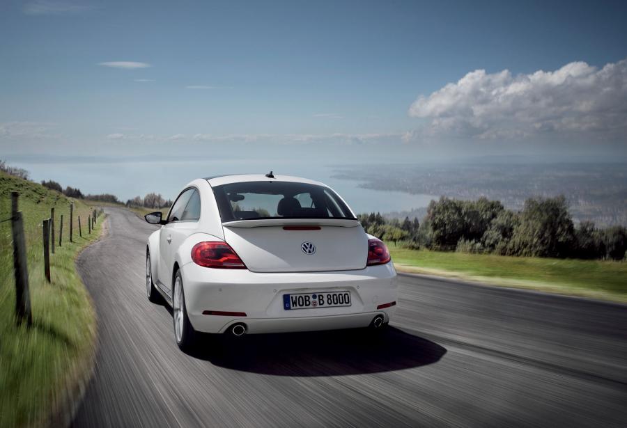  Volkswagen Beetle 2011 года  (UK) (фото 2 из 39)